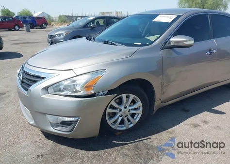 2015 Nissan Altima 2.5 S z USA, uszkodzony, nr VIN 1N4AL3AP9FC156673